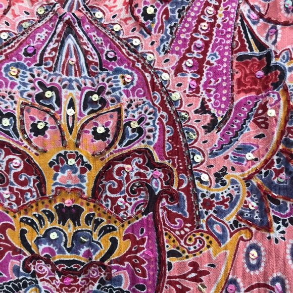 Perfect Spring/Summer Blouse - Picture 2 of 3